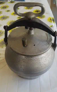 زودپز رومیزی قدیمی کار کرده  یالم