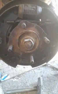 مکانیک کامیون  بنزوخاورهستم