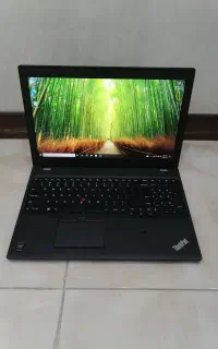 لپ تاپ لنوو i7 رام8 هاردSsd صفحه نمایش3k