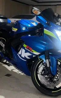 سوزوکی جی اس ایکس 750