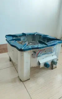 چرخ خیاطی خانگی و تعدادی وسایل
