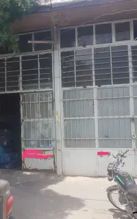 مغازه ۸۰ متری تجاری فوتبال