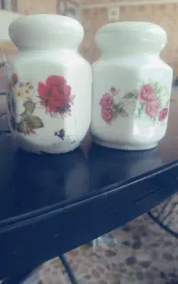 یک جفت نمک پاش اصل فرانسوی