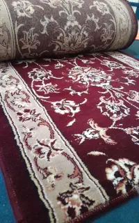 کناره فرش قرمز درحدنو تمیزوسالم