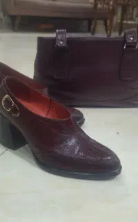 کیف و کفش زرشکی چرم