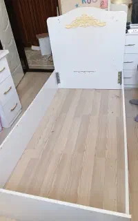 تخت تک نفری