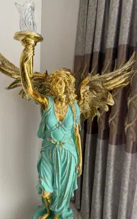 مجسمه چراغ دار