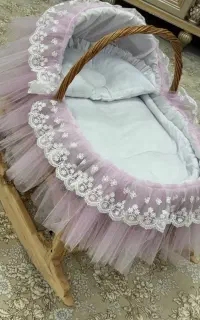 کریر نوزاد با پایه گهواره ای