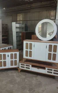 کنسول با اینه گرد