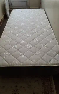تخت خواب یک نفره غیرچوبی