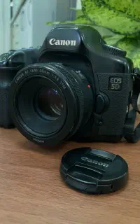 دوربین حرفه‌ای canon 5D
