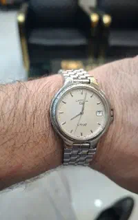 ساعت سرتینا مدل D S موتور زرد اصل سویس