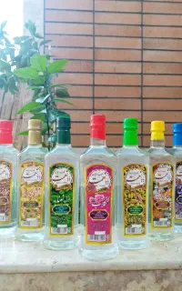 گلاب و انواع عرقیات سنتی