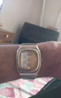 ساعت omaxسویسی ۷۰۰تومن قدیمی