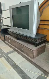 سه عدد میز ال سی دی فقط وفقط۴تومان