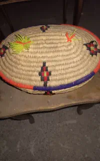 سبد حصیری گلدار صنایع دستی، بافت