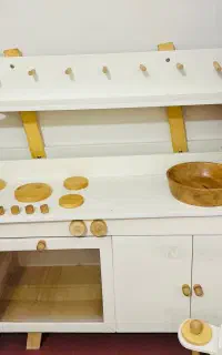 آشپزخانه کودک دکورآتلیه شهرمشاغل مهدسیسمونی چوبی