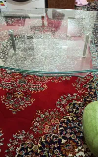 میز شیشه ای جلو مبلی