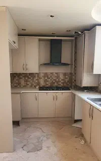 ۵ متر کابینت با سینک و هود در حد نو