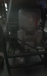 پوست گیری گردو انجام میدهیم درمحل کار