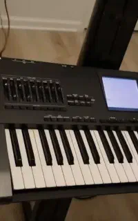 کرگ KORG.  i30
