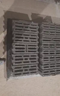 به کارگر ماهر و نیمه ماهر در کارگاه بلوک سبک