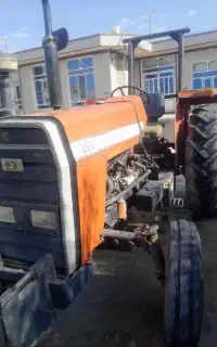 تراکتور۲۸۵ مدل ۸۵