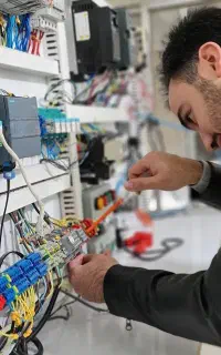مهارت عملی برق صنعتی و ساختمان همراه با ضمانت کتبی
