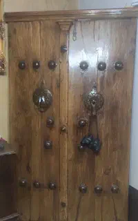 در و صندلی مدل قدیمی