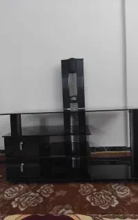میز تلویزیون شیشه ای