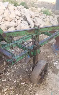 تراکتور رومانی گاوآهن