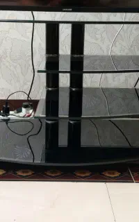 میز تلویزیون شیشه ای بزرگ