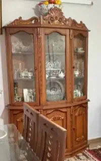 یک عدد بوفه چوبی و یا عدد کناره دست‌باف