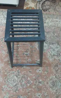 چهارپایه آهن