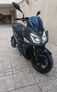 sym j200