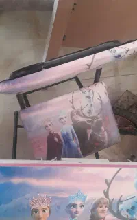 با صندلی دخترانه