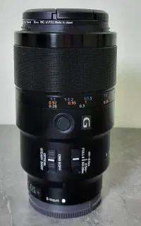 لنز ۹۰ ماکرو سونی f 2.8