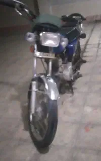 هوندا ۱۲۵ مزایده هستش کار کرکرده