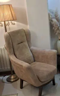 مبل میزبان فقط یک عدد