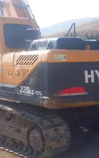 اجاره دهند بیل مکانیکی زنجیری با پیکور