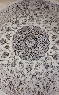 یک جفت فرش دستباف نائین گل ابریشم گرد