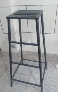 چهارپایه فلزی