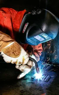 جوشکاری سیار تعمیرات  وخوردکا ی انجام میشود