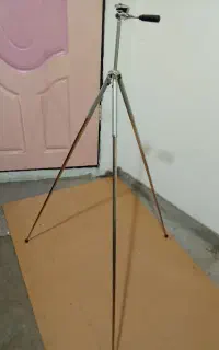 سه پایه سبک دوربین عکاسی