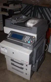 چاپگر کونیکارنگی c450 با چاپگر شارپ سیاه سفید 358