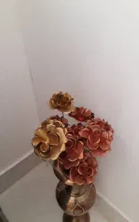 ظرف مسی و ده عدد گل مس،قاب عکس برنز،جاکلیدی برنز