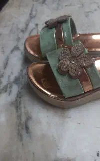 فروش کفش دست دوم کودک