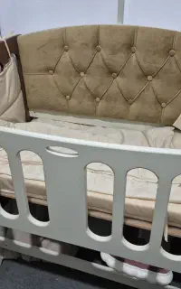 تخت کنار مادر درحدنو