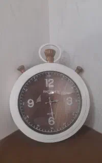 ساعت دیواری