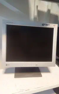 مانیتور دست دوم دوربین 15 اینچ